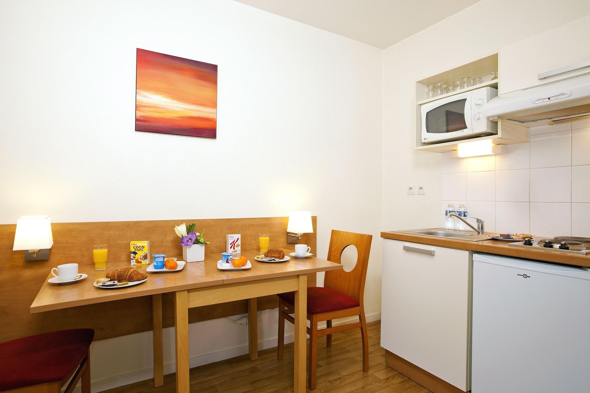 Sejours & Affaires Rennes Villa Camilla Luaran gambar