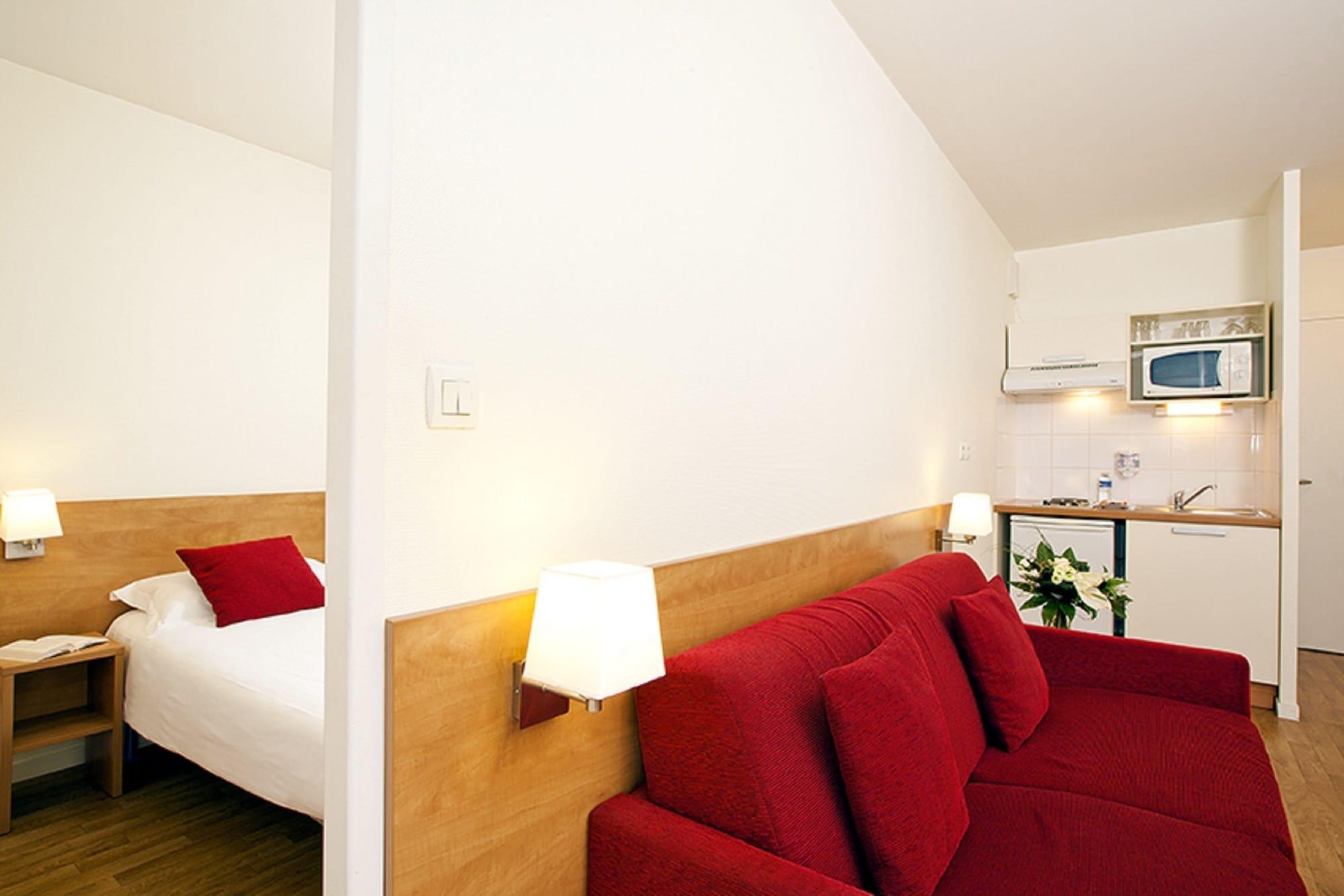 Sejours & Affaires Rennes Villa Camilla Luaran gambar