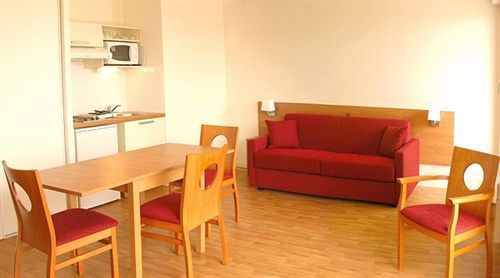 Sejours & Affaires Rennes Villa Camilla Luaran gambar
