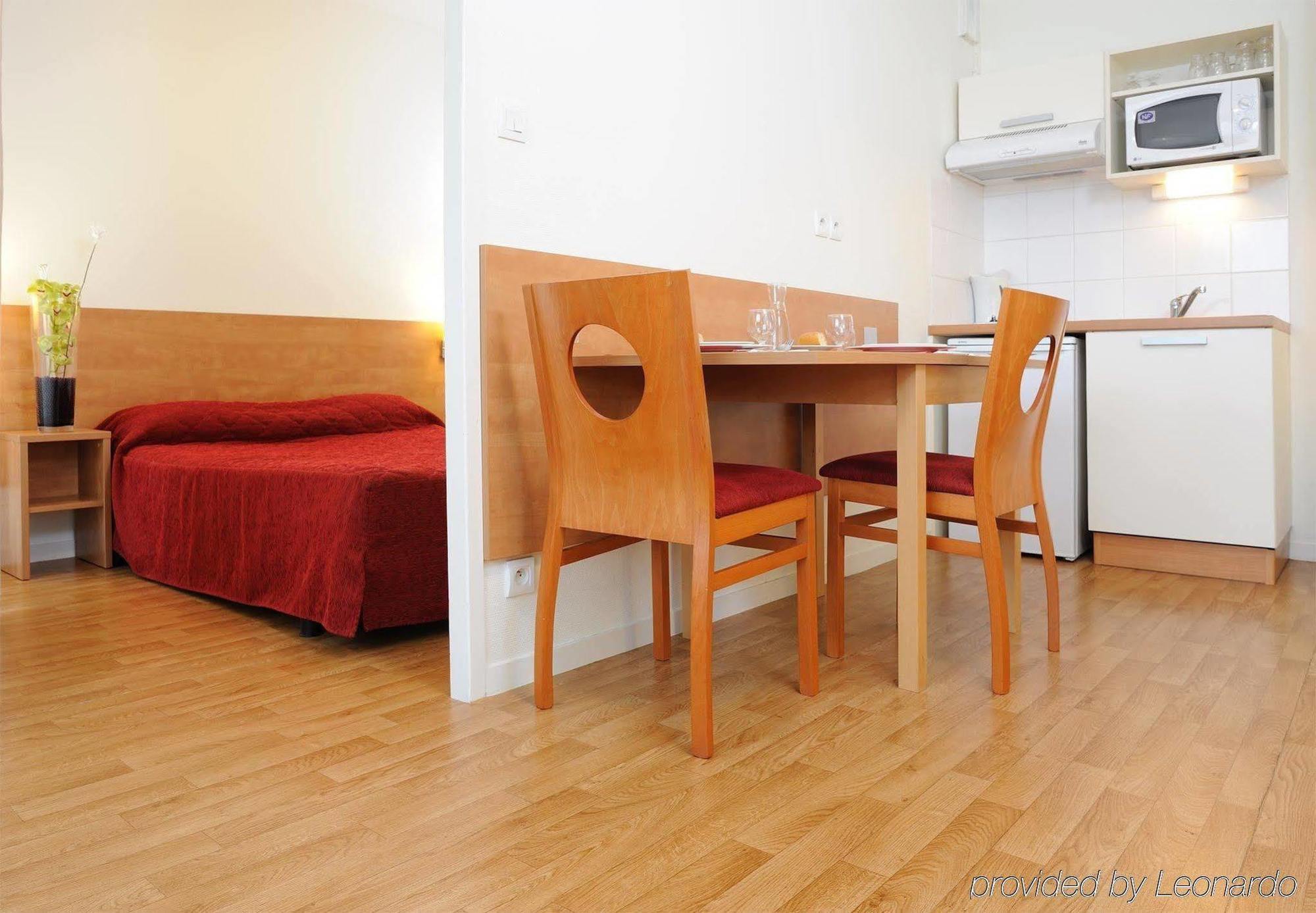 Sejours & Affaires Rennes Villa Camilla Luaran gambar