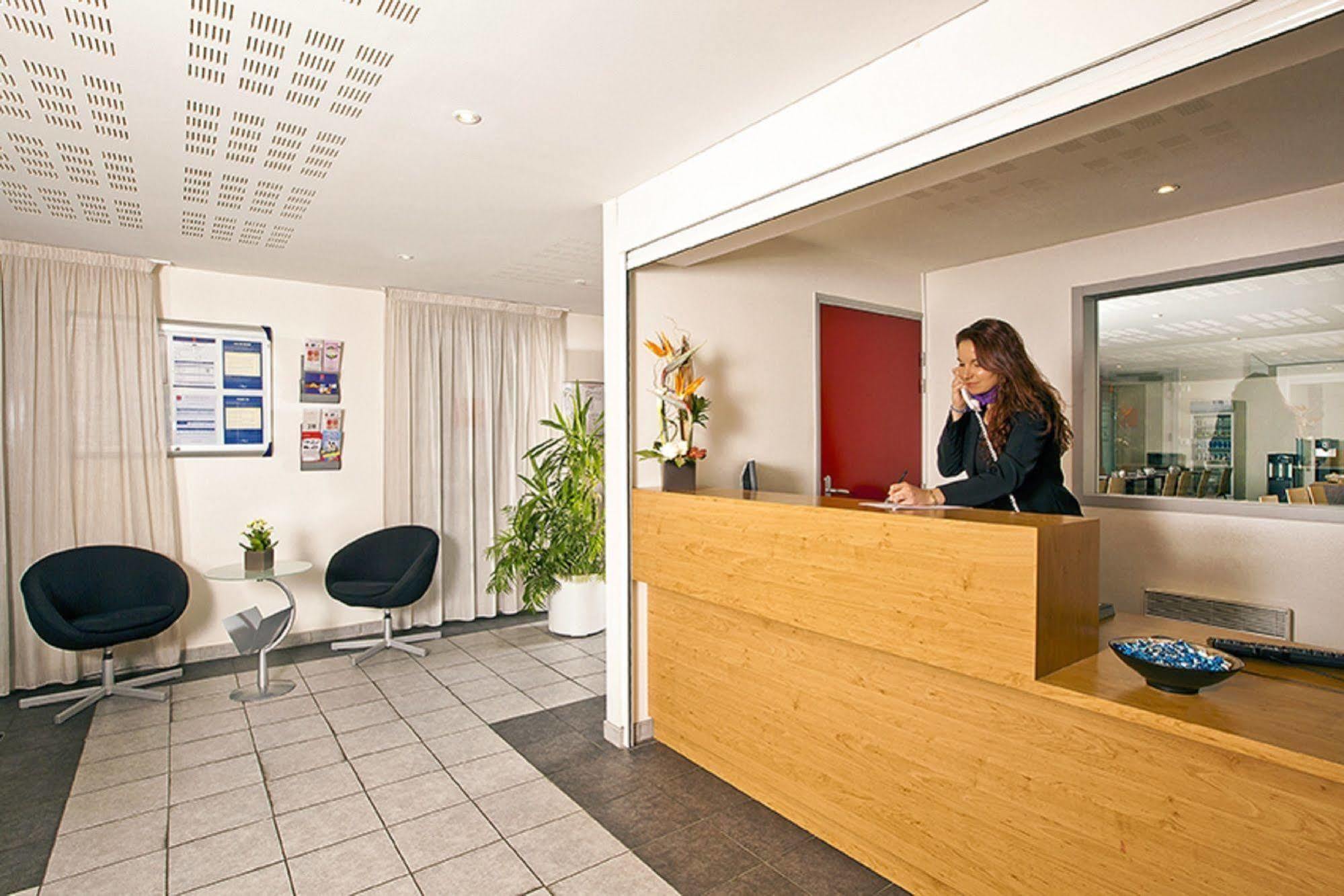 Sejours & Affaires Rennes Villa Camilla Luaran gambar
